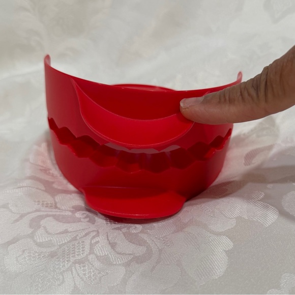NEW!  Tupperware Red Empanada Maker - Picture 4 of 6